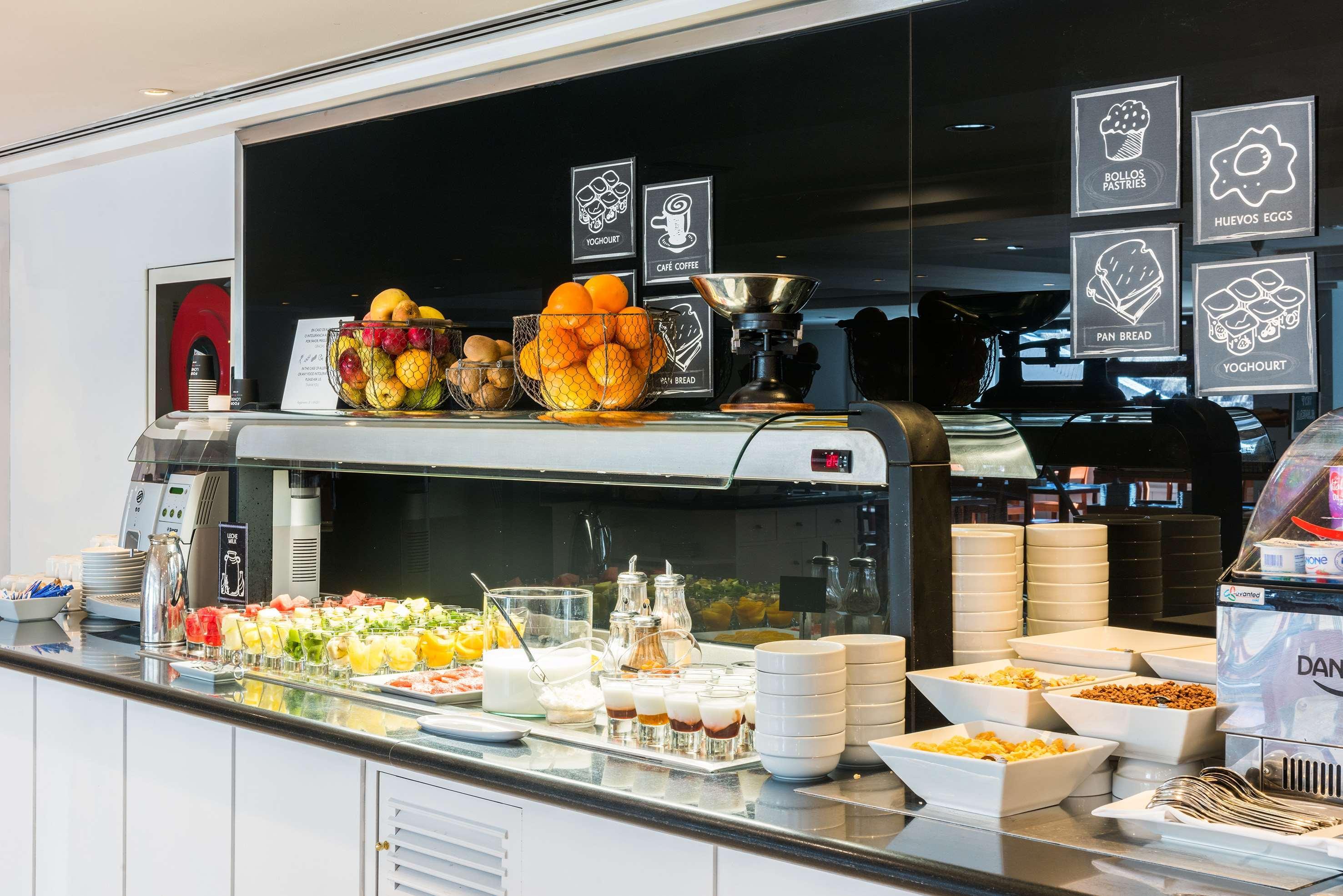 Hotel Madrid Alameda Aeropuerto, Affiliated By Melia Luaran gambar